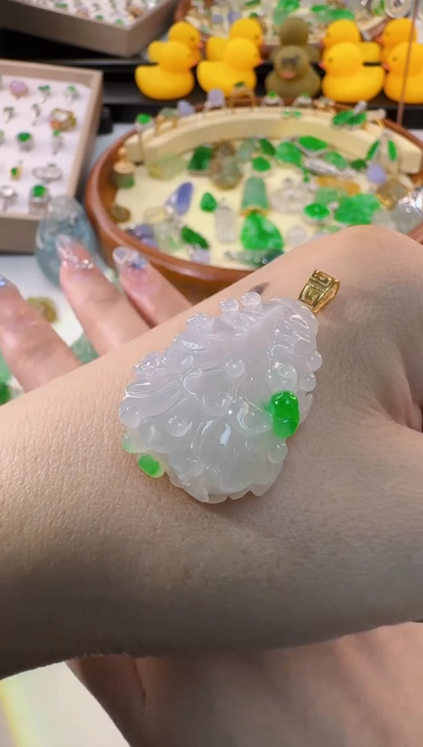 翡翠18K金镶嵌吊坠(不含链)缅甸A货翡翠