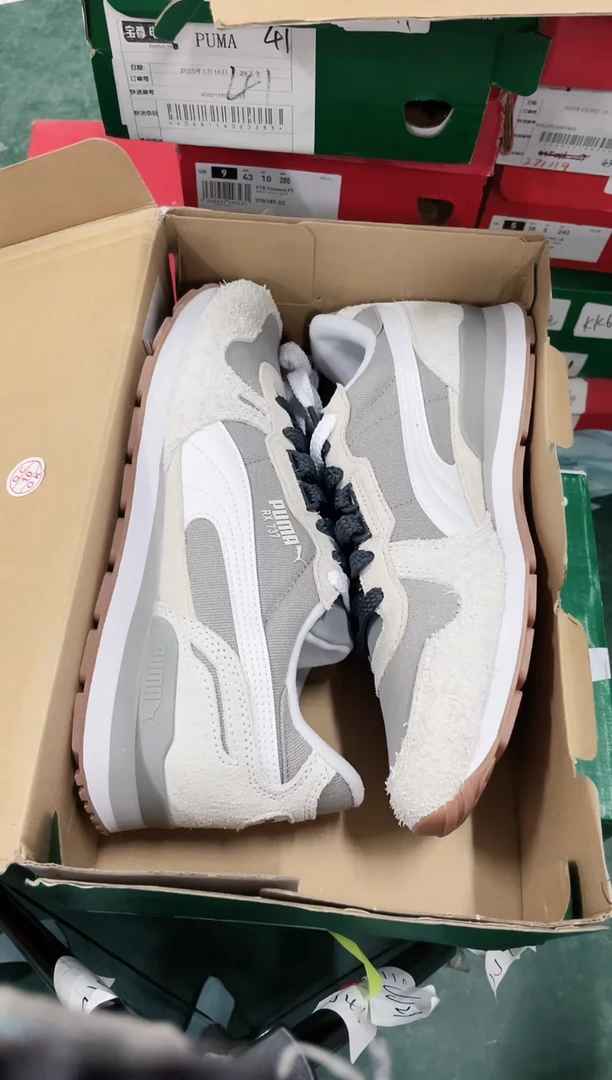 彪马时尚休闲运动鞋42M  FF18