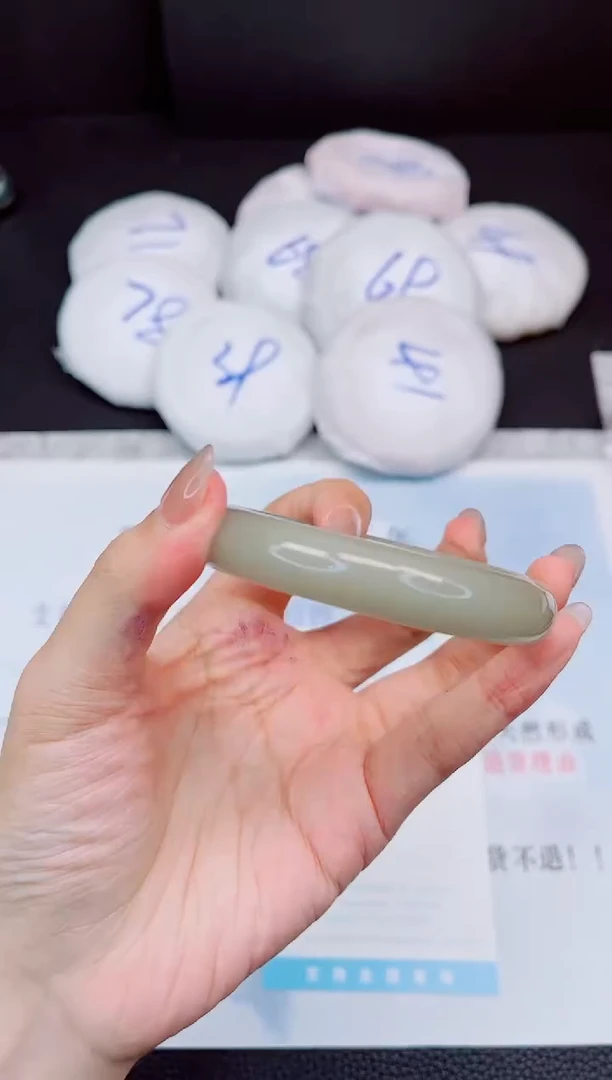 未镶嵌手镯石英质玉88-56