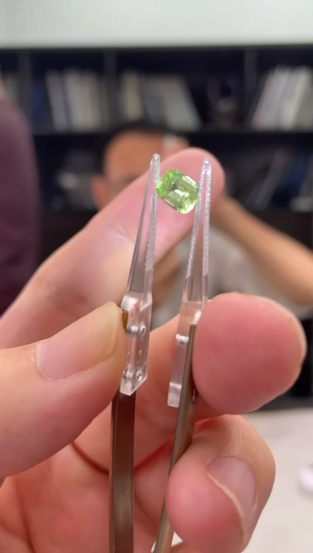 【闪购商品】石榴石裸石未镶嵌1.09克拉薄荷榴石