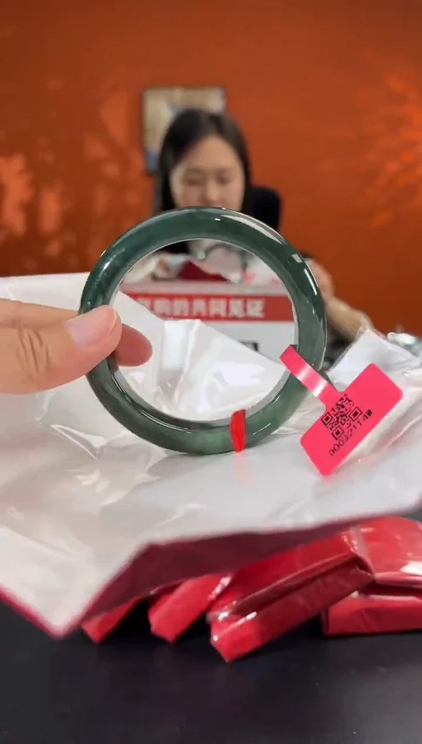 未镶嵌手镯翡翠7        圈口57
