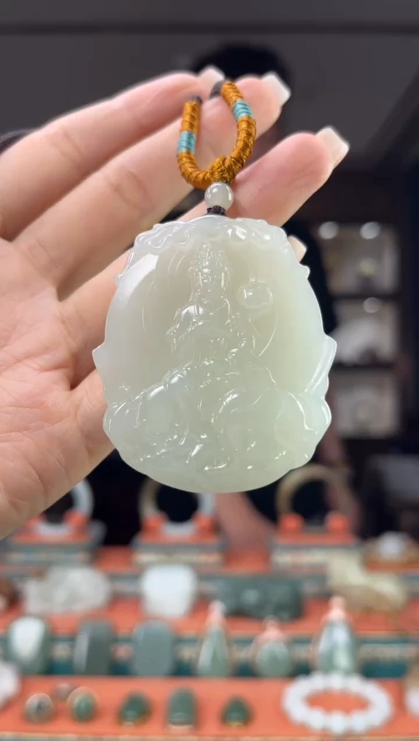 颈饰未镶嵌和田玉佩佩龙 蛇