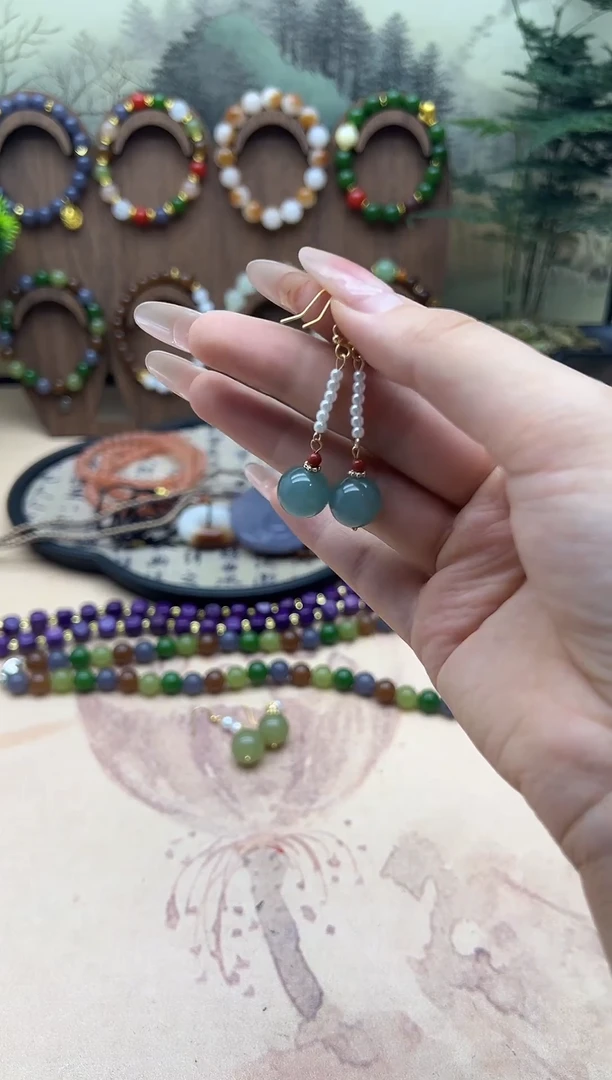 未镶嵌翡翠耳饰1