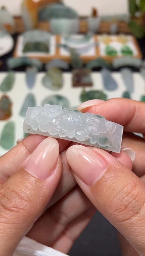 未镶嵌定制翡翠手牌