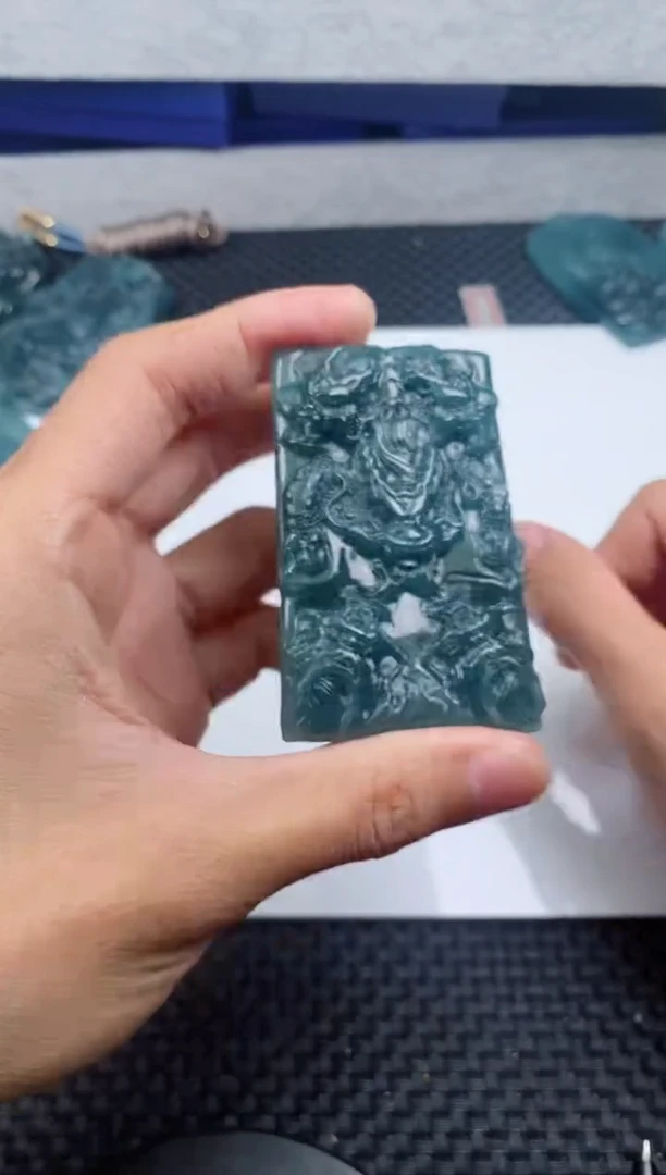 翡翠未镶嵌颈饰111111111