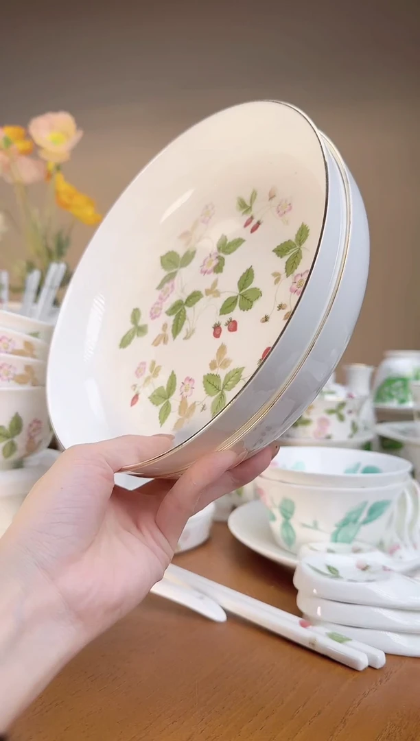 【闪购商品】莓莓高骨瓷8寸深盘2个