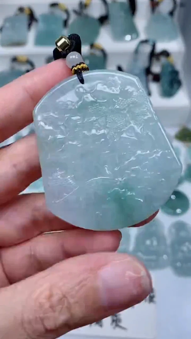 颈饰未镶嵌翡翠吊坠