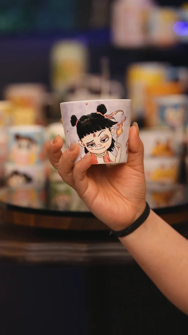 【闪购商品】摆件景德镇釉下彩绘设计师款式陶瓷