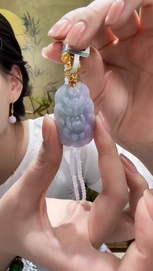 颈饰未镶嵌翡翠吊坠