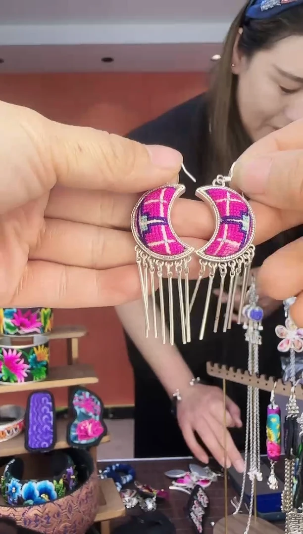 【闪购商品】织绣非遗刺绣耳环