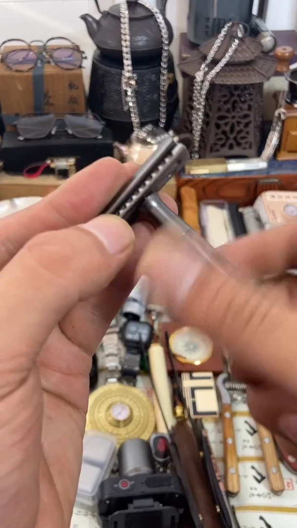 瓷片闪购商品  如图所示