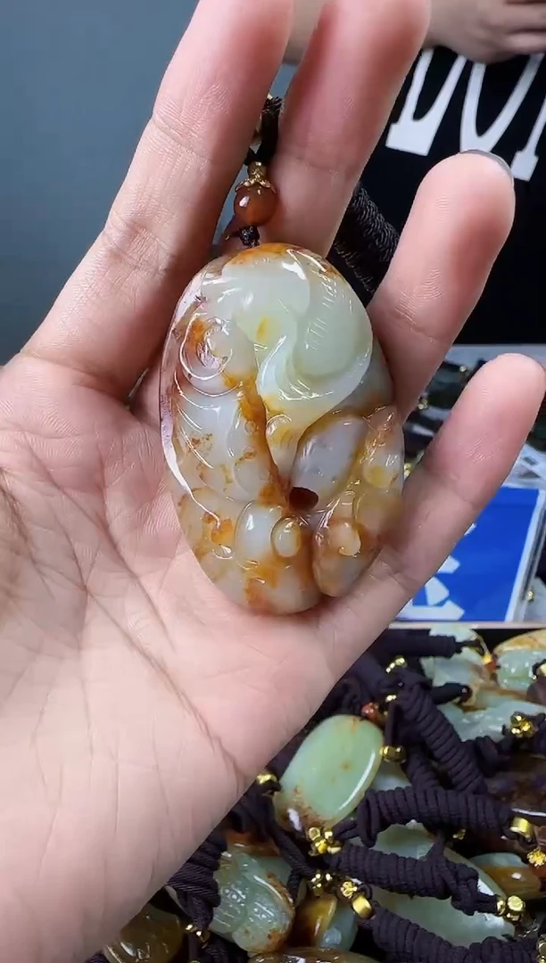 和田玉未镶嵌颈饰1