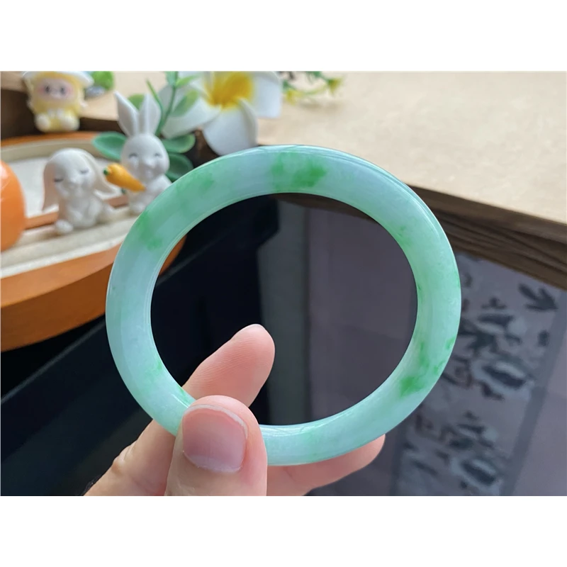 0909批阳绿飘花圆条7884号54.1-7.9-8.1天然翡翠手镯