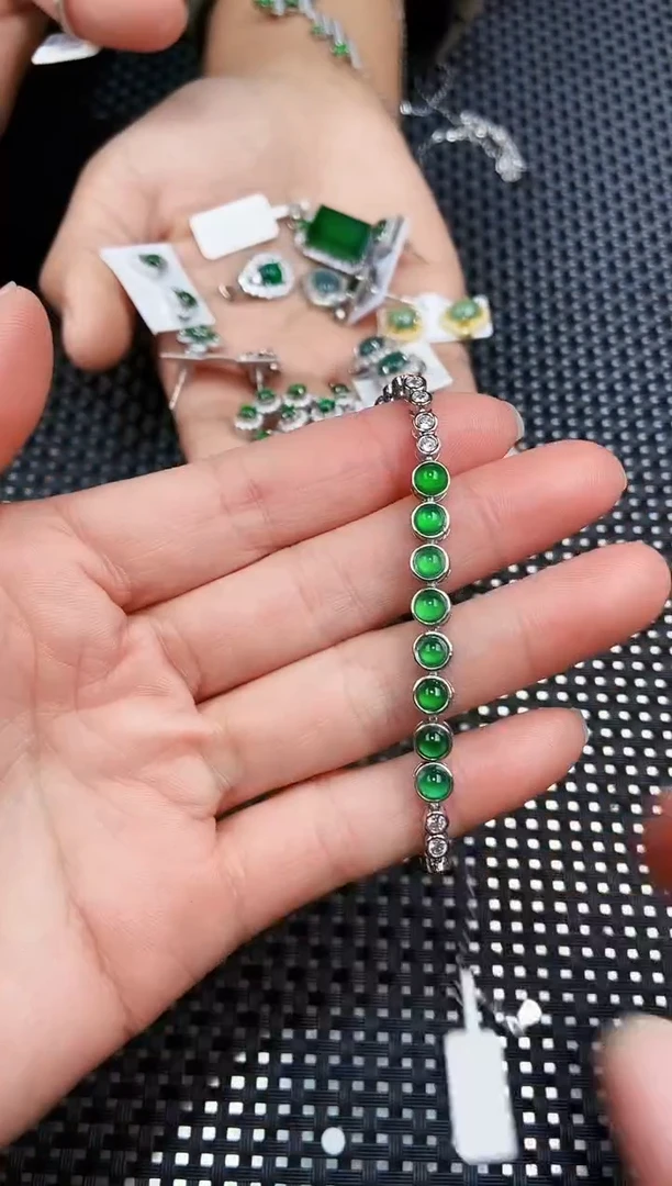 【闪购商品】翡翠手链未镶嵌111111111