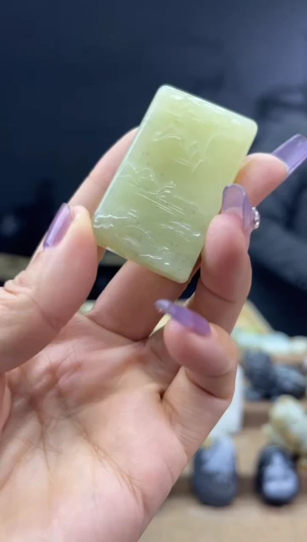 颈饰未镶嵌和田玉1