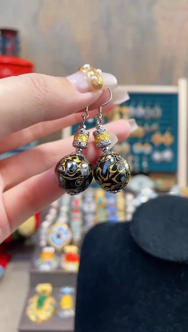 非遗犀皮漆精品耳环黑色