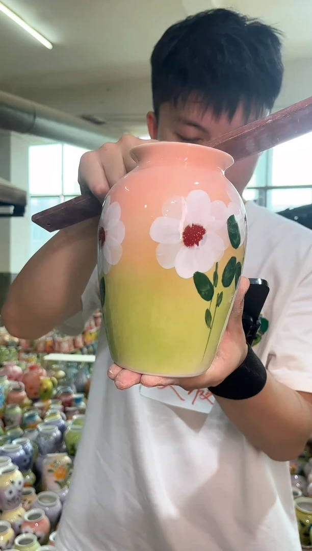 陶瓷无孔 24-224 口径5高度18 微瑕一个