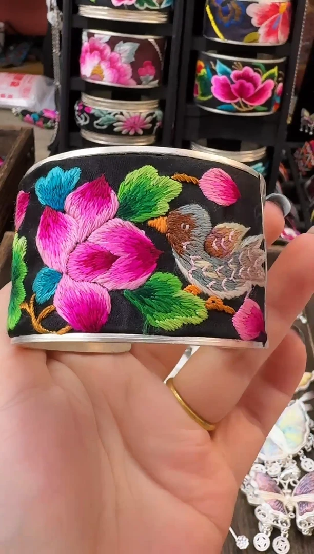 织绣施****)云织谣绣花饰品53