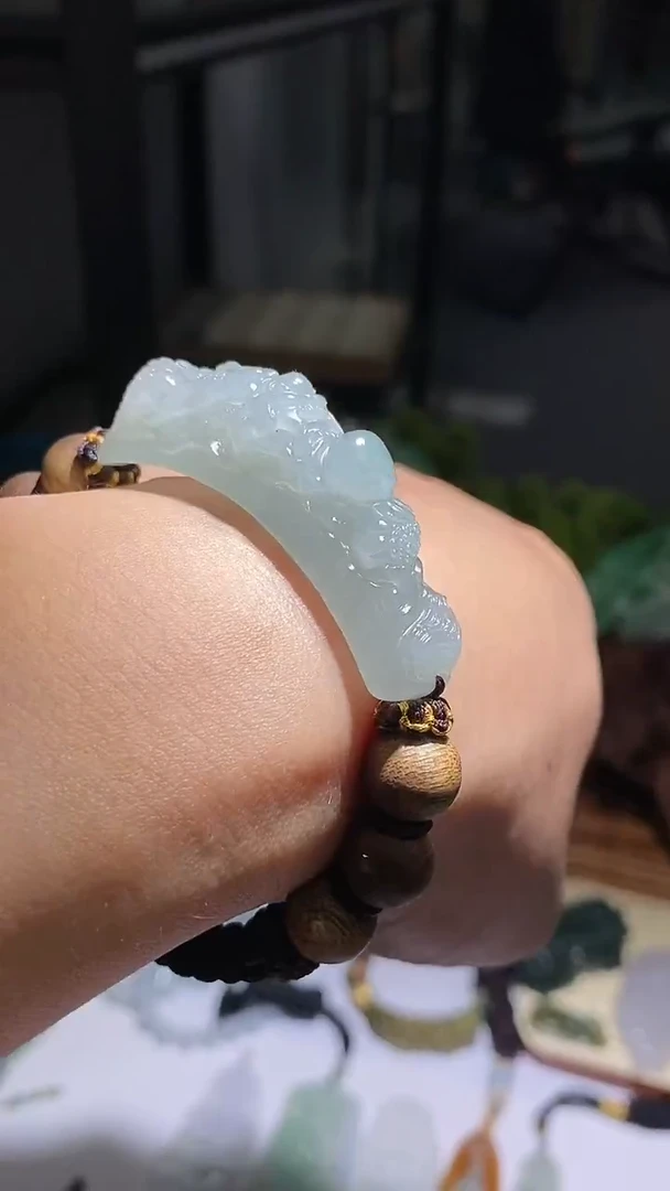 颈饰未镶嵌翡翠1