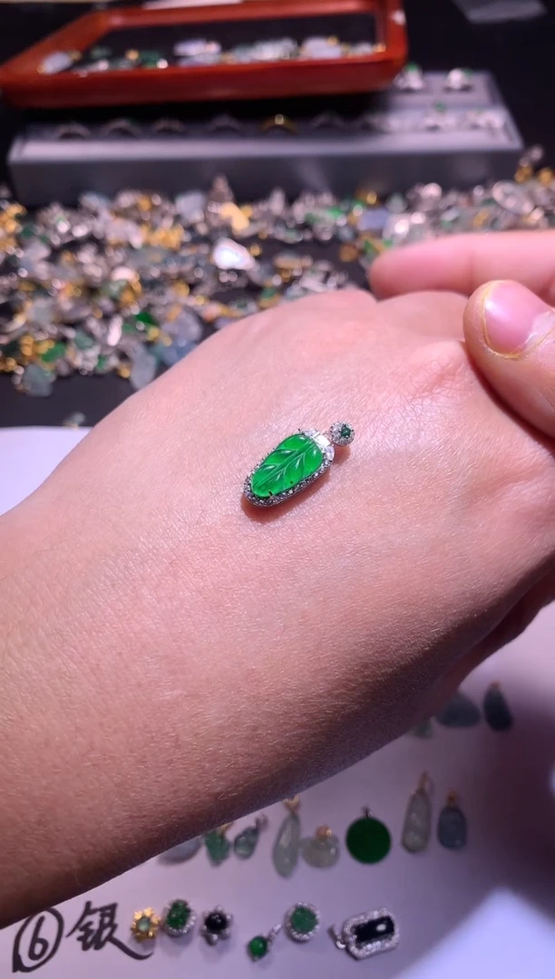 【闪购商品】翡翠吊坠(不含链)银S925镶嵌1