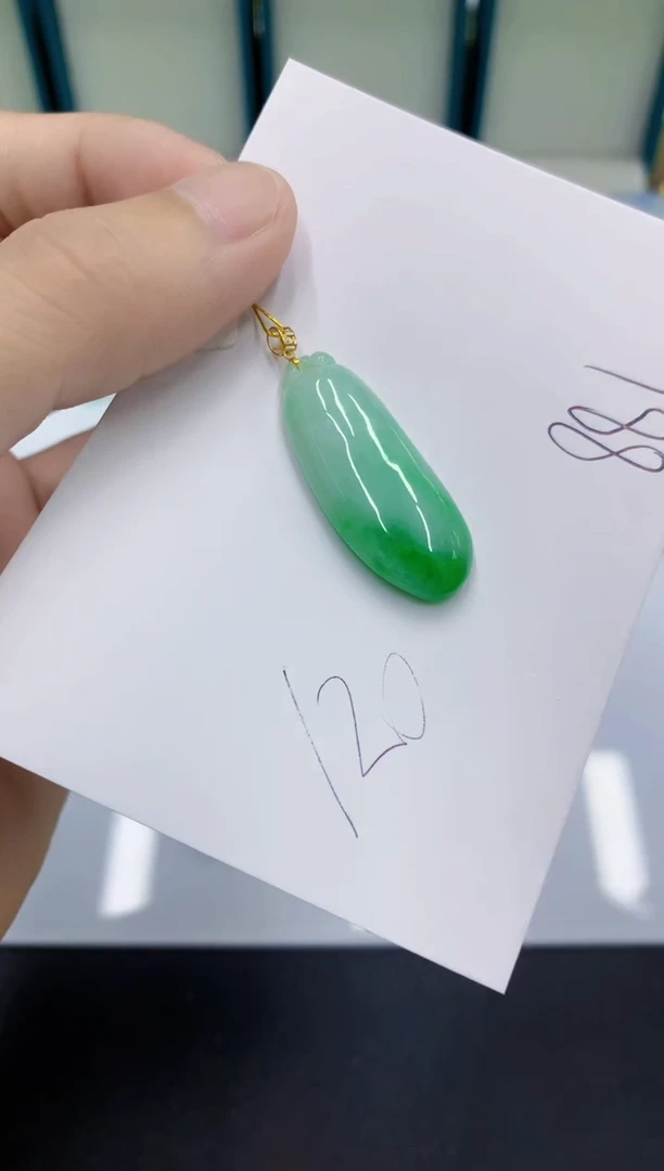 颈饰18K金镶嵌翡翠翡翠