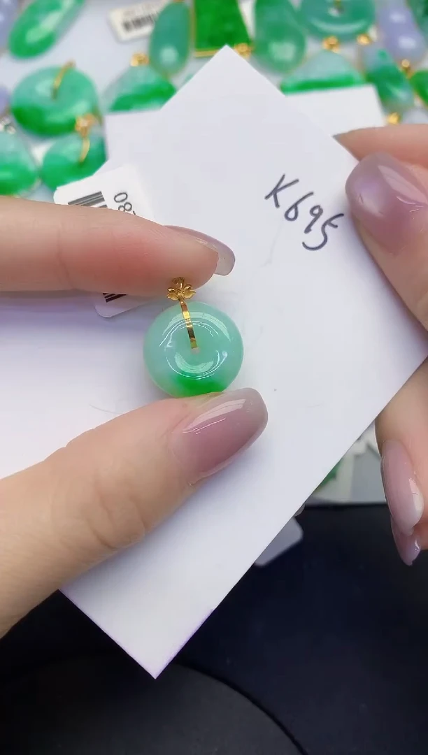 颈饰18K金镶嵌翡翠缅甸天然翡翠A货