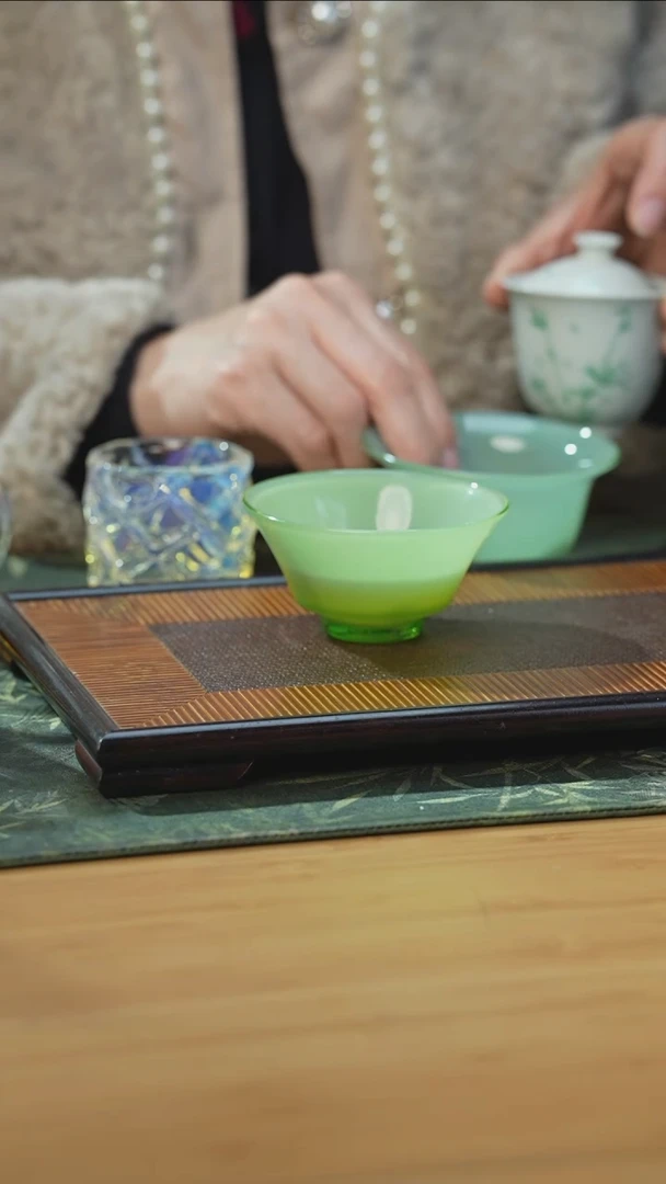 玉见咏露主人杯绿玉