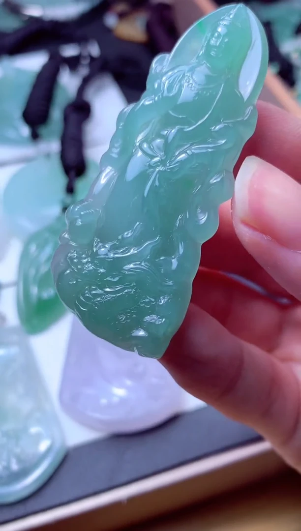颈饰未镶嵌翡翠天然A货翡翠