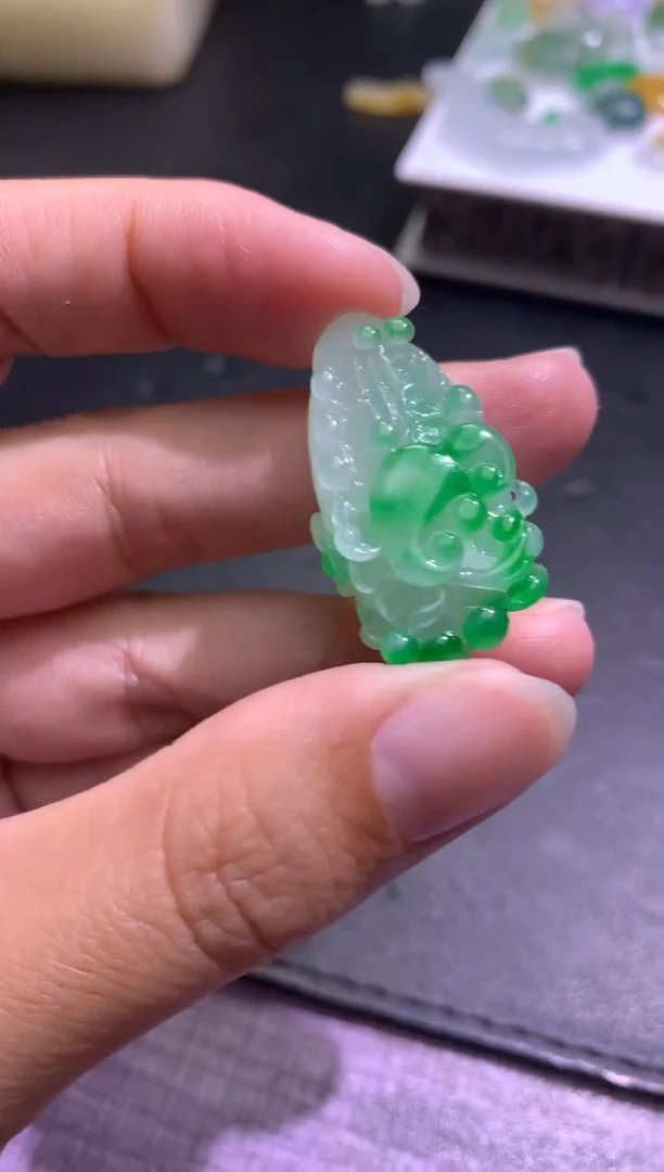 未镶嵌定制翡翠毛货