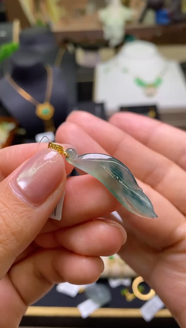 【闪购商品】翡翠颈饰18K金镶嵌净货16177