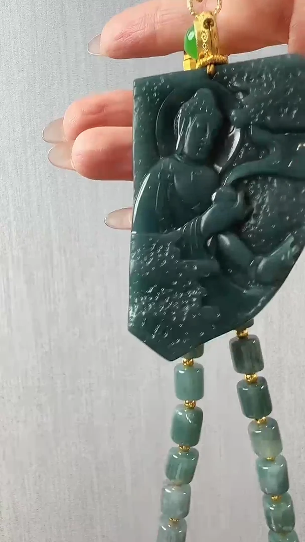 翡翠未镶嵌颈饰阿弥陀佛