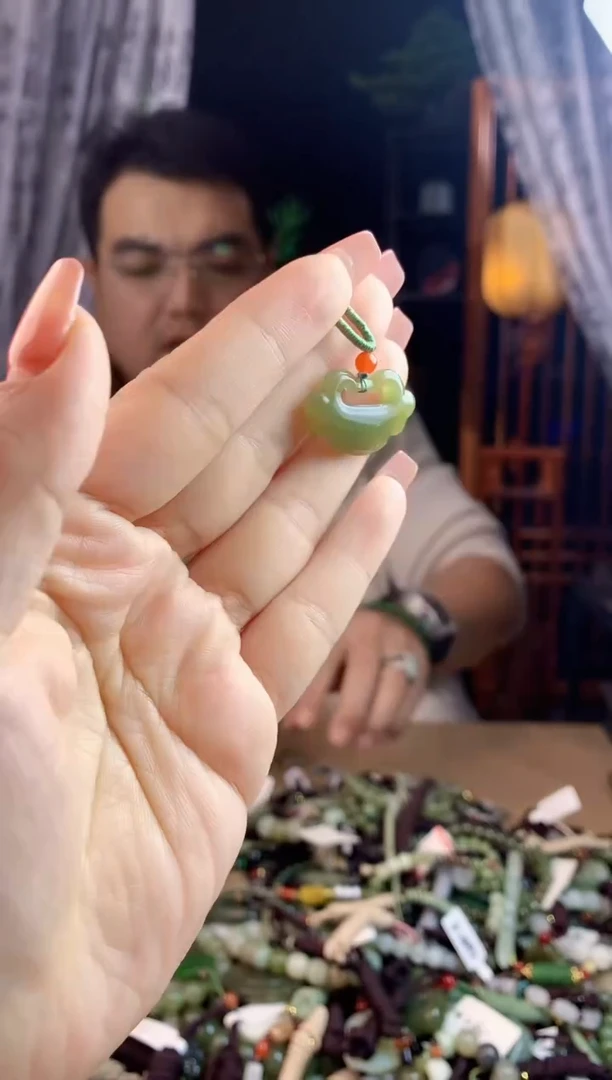 【闪购商品】和田玉挂件未镶嵌多样性发货拍一发一