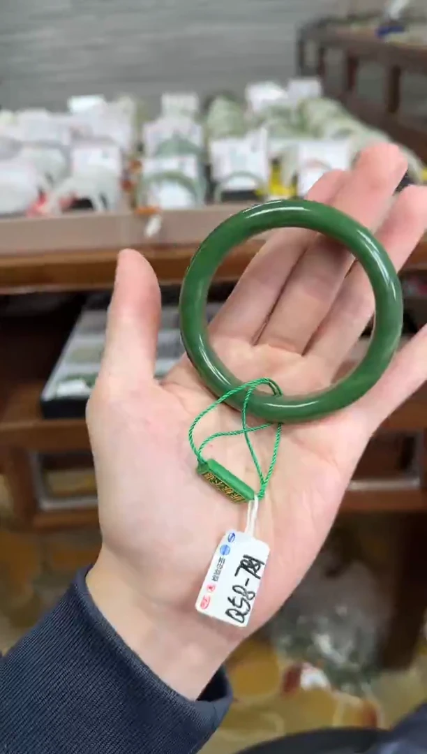 未镶嵌手镯和田玉58