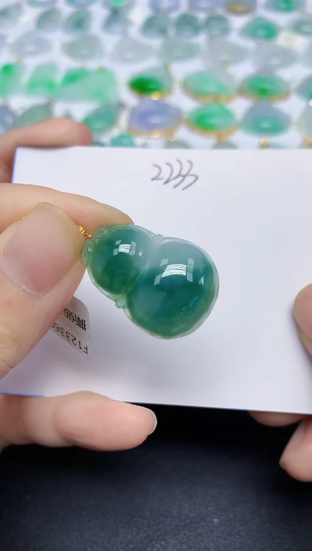 翡翠18K金镶嵌颈饰天然缅甸翡翠A货
