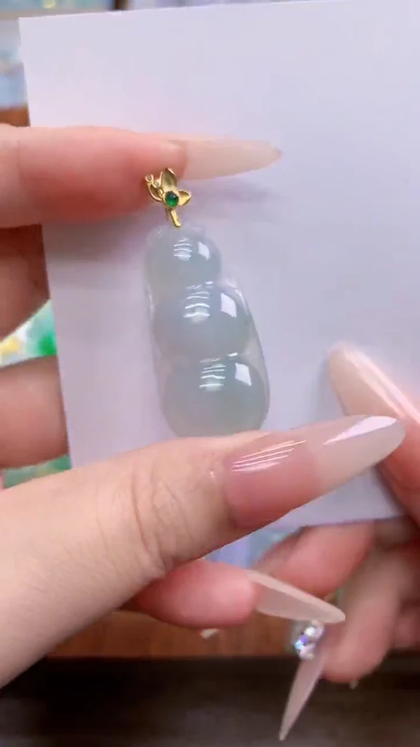 颈饰未镶嵌翡翠天然A货翡翠挂件