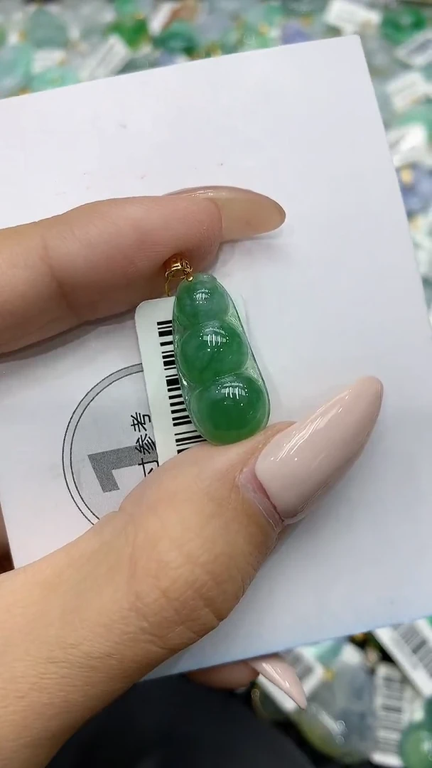 颈饰18K金镶嵌翡翠111111111111