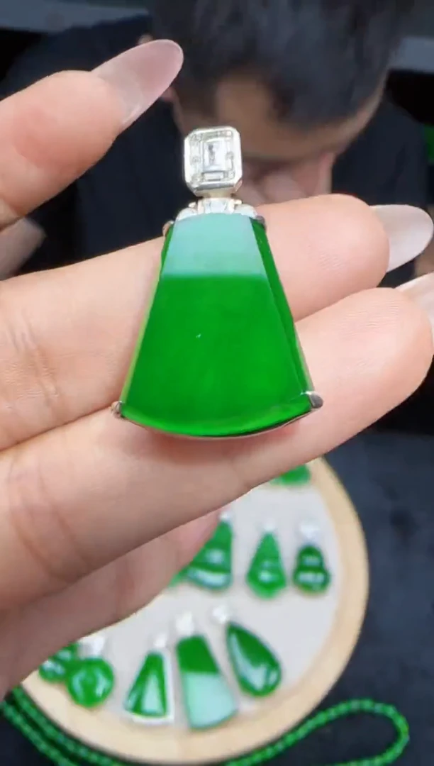 未镶嵌定制翡翠翡翠吊坠74