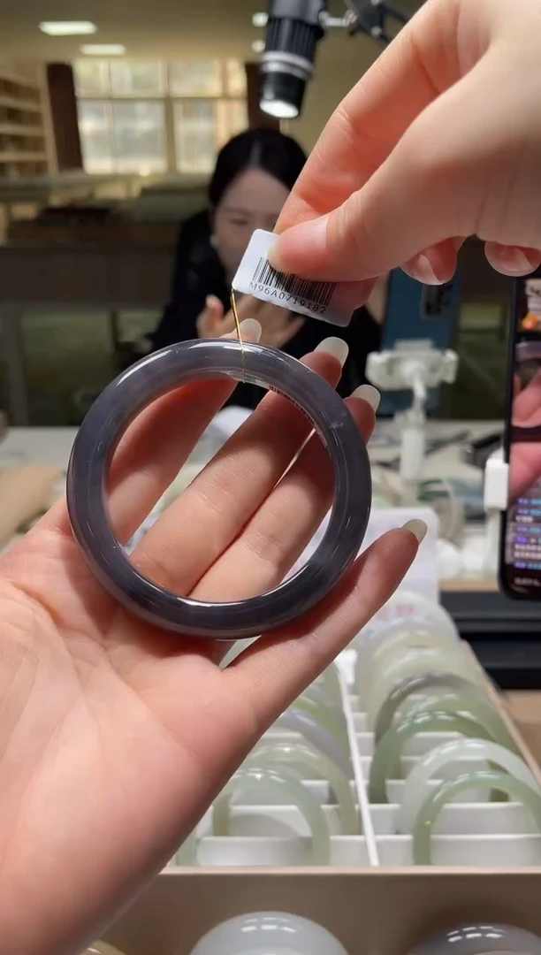 未镶嵌手镯和田玉52-54圈口 9182