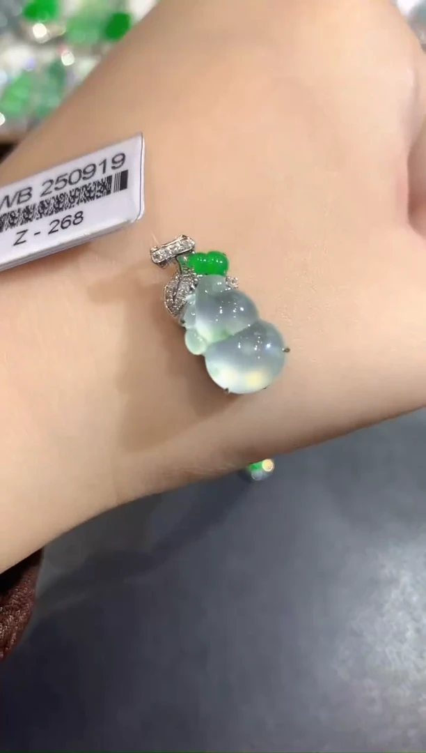 颈饰18K金镶嵌翡翠86-吊坠