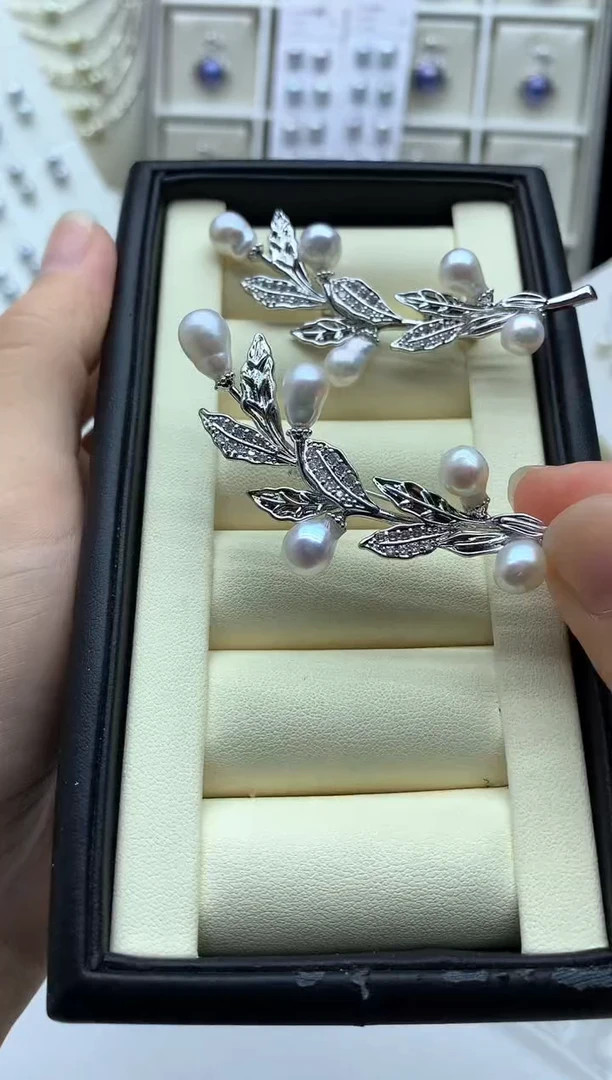 未镶嵌胸饰淡水珍珠多样性发其一