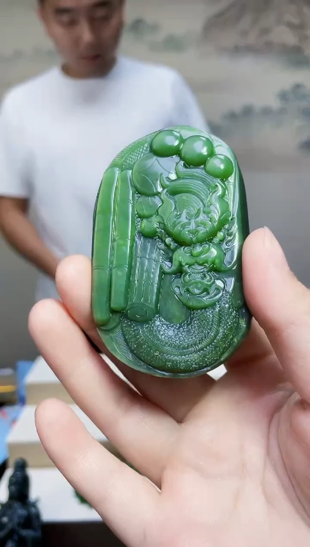 和田玉未镶嵌颈饰1