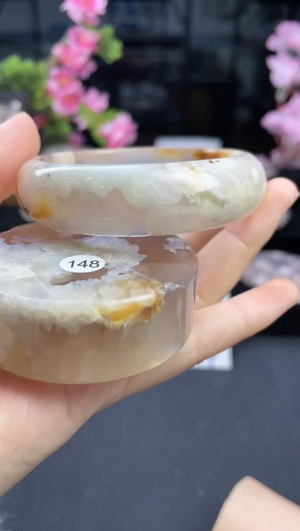 【闪购商品】石英质玉手镯未镶嵌56/148