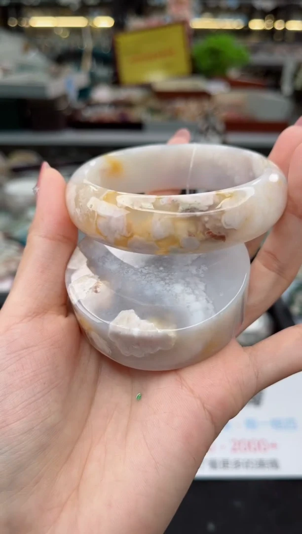 【闪购商品】石英质玉手镯未镶嵌58圈口（赠品镯心）1569167