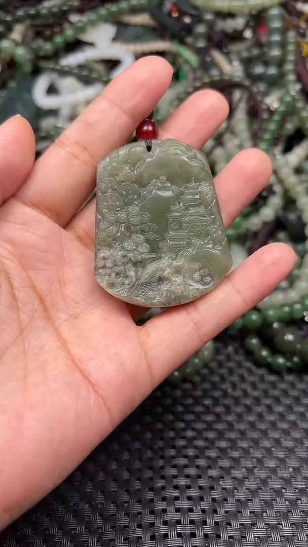 颈饰未镶嵌和田玉1