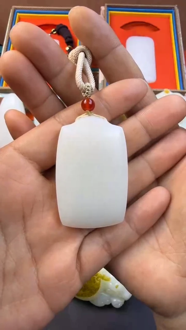 未镶嵌和田玉挂件和田玉