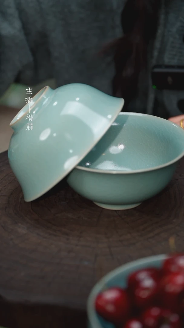 【闪购商品】两个侈口碗（14cm不完美）——龙眉