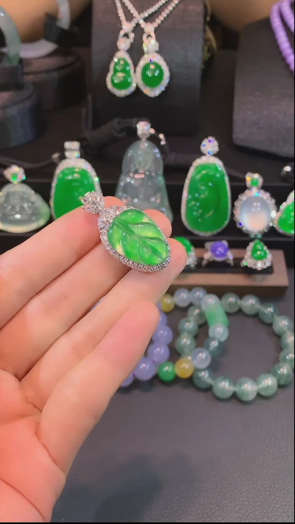 吊坠(不含链)18K金镶嵌翡翠树叶