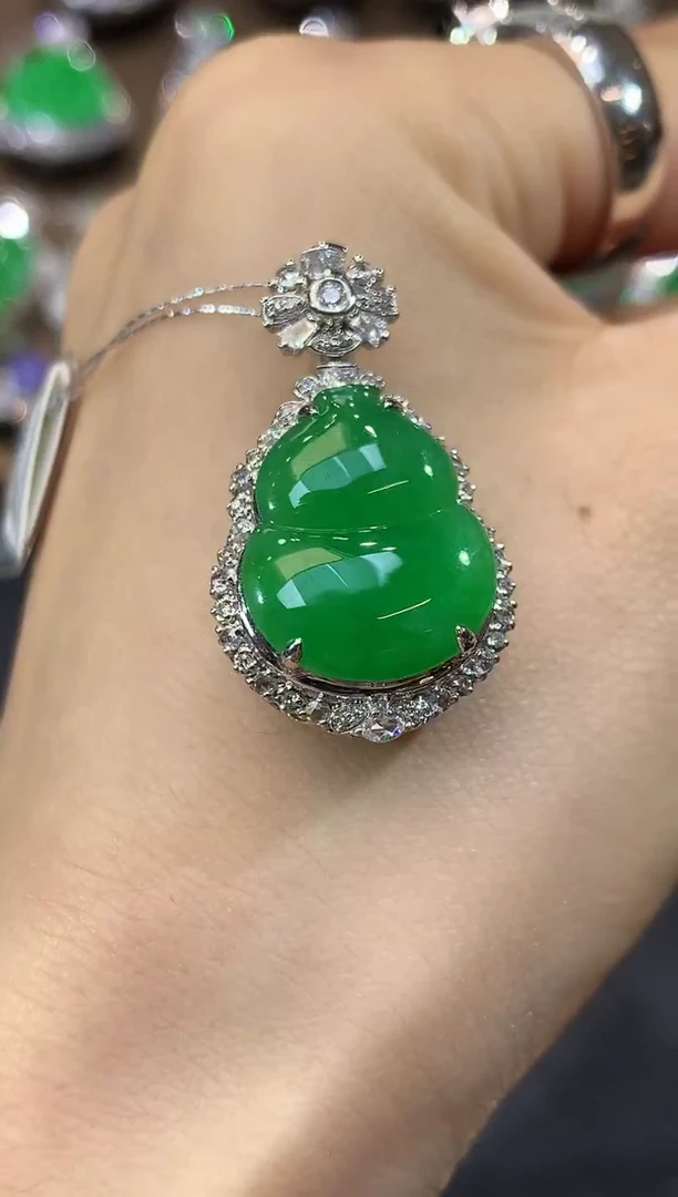 吊坠(不含链)18K金镶嵌翡翠D112