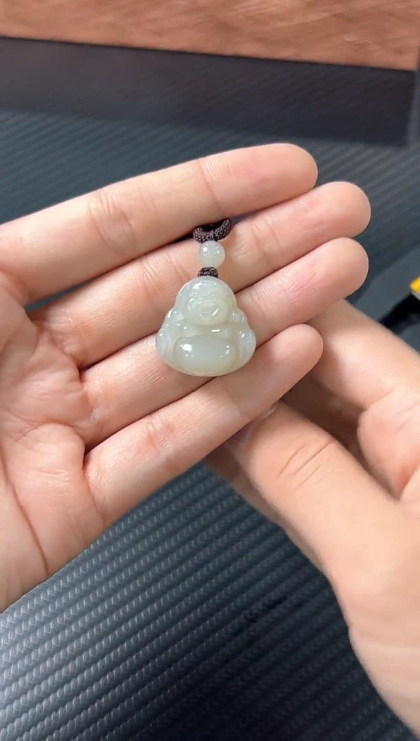 吊坠(赠链)未镶嵌和田玉且末微色差近矿