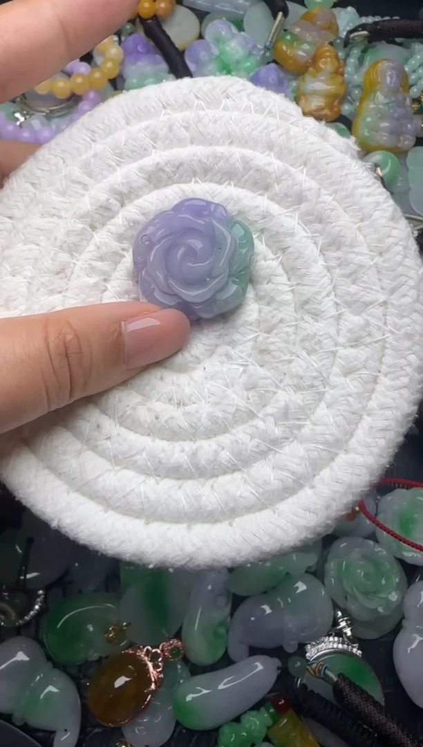 颈饰未镶嵌翡翠缅甸翡翠吊坠